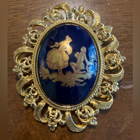 Limoges-Style Pendant Brooch - Filigree & Cobalt Enamel Courting Couple 2.5” - Picture 3 of 7